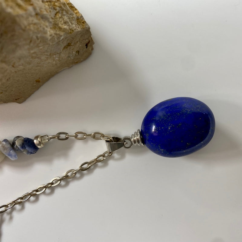 Collier « sérénité » en argent, lapis lazuli en pendentif